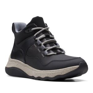 Clarks Jaunt Lo Leather Sneaker - Size 8